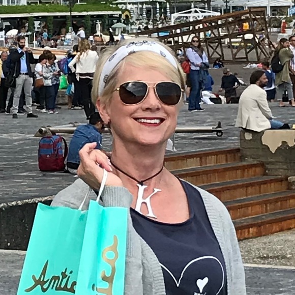 Meet your Posher, Kathie - Picture 1 of 1